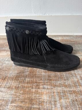 Minnetonka Moccasins Black Double Fringe Leather Suede Ankle Booties Boho Size 9